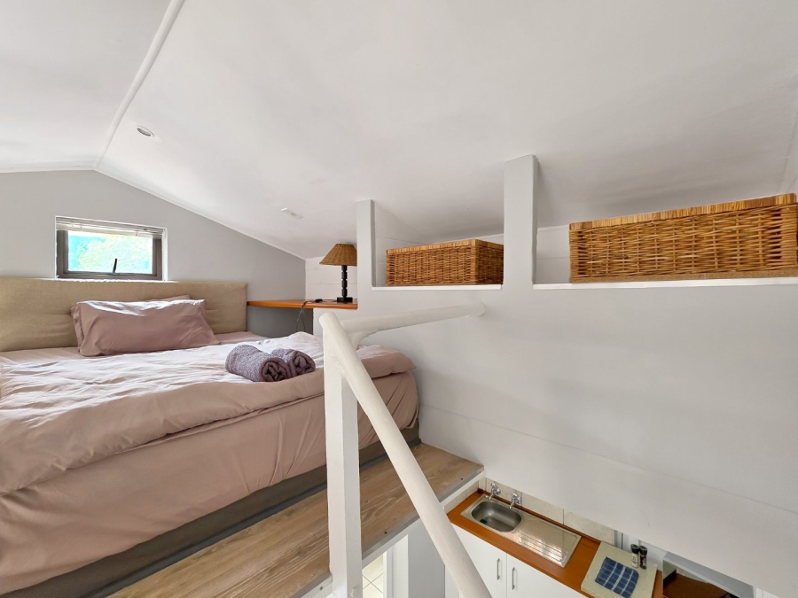 1 Bedroom Property for Sale in Bloubergrant Western Cape